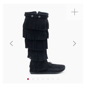 Minnetonka - 5 Layer Fringe Boots